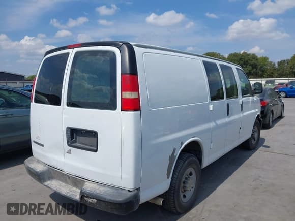 ✅ 2008 Chevrolet Express Cargo • VIN: 1GCGG25C681156400 • Лот: 43247405. Опубликован ранее на IAAI с пробегом 219 272 миль. Бесплатный доступ к архиву аукционных продаж из США и подробный отчёт об истории автомобиля на DreamBid. Изображение 4.
