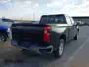 2022 Chevrolet Silverado 1500 LT z VIN 1GCPWCED7NZ123212, wystawiony jako IAAI lot #42823989 z przebiegiem 79 092 mil mil oraz . Historia ofert i sprzedaży dostępna na DreamBid. Obrazek 4.