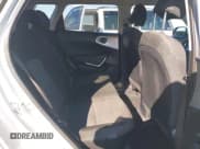 ✅ 2022 Kia Soul LX • VIN: KNDJ23AUXN7836155 • Lot: 43418447. Wystawiony na IAAI z przebiegiem 30 378 mil. Bezpłatny archiwum sprzedaży aukcyjnych z USA i szczegółowy raport historii pojazdu na DreamBid. Zdjęcie 8.