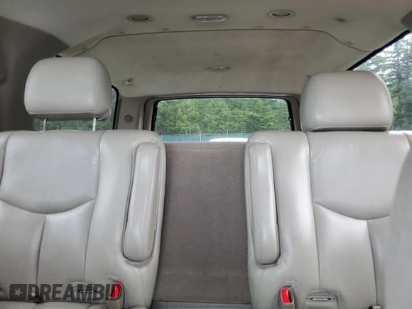 ✅ 2005 Chevrolet Suburban LT • VIN: 3GNFK16Z55G254040 • Lot: 43133425. Listed on Copart with 184,755 mi. Free auction sales archive from the USA and detailed vehicle history report at DreamBid. Image 10.
