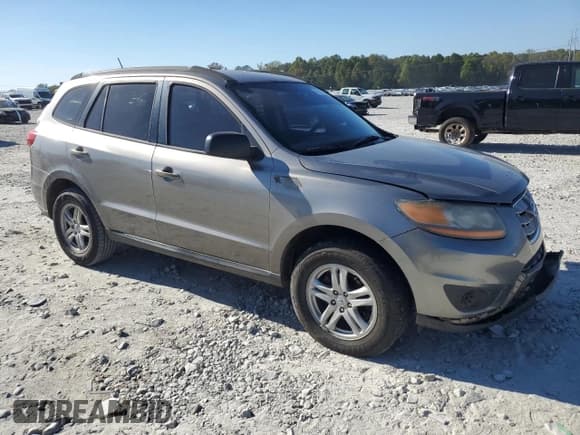 ✅ 2011 Hyundai Santa Fe GLS • VIN: 5XYZG3AB0BG005670 • Lot: 77069174. Listed on Copart with 238,635 mi. Free auction sales archive from the USA and detailed vehicle history report at DreamBid. Image 4.