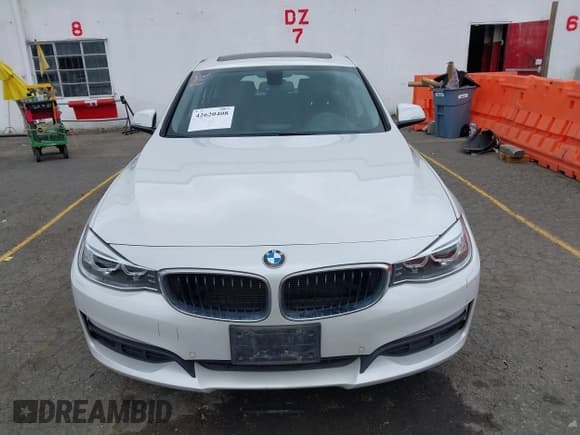 ✅ 2015 BMW 3 Series 328i Gran Turismo xDrive • VIN: WBA3X5C55FD561242 • Lot: 42620408. Wystawiony na IAAI z przebiegiem 68 593 mil. Bezpłatny archiwum sprzedaży aukcyjnych z USA i szczegółowy raport historii pojazdu na DreamBid. Zdjęcie 12.