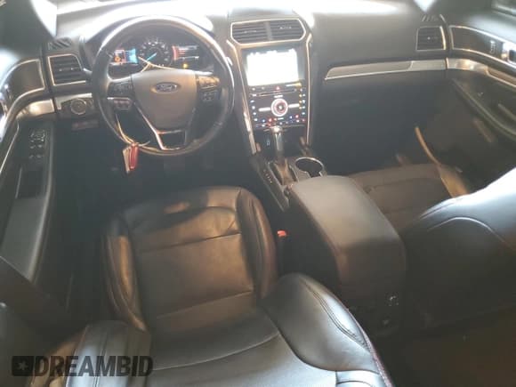 ✅ 2017 Ford Explorer Sport • VIN: 1FM5K8GT6HGD64453 • Lot: 57510005. Wystawiony na Copart z przebiegiem 110 509 mil. Bezpłatny archiwum sprzedaży aukcyjnych z USA i szczegółowy raport historii pojazdu na DreamBid. Zdjęcie 8.