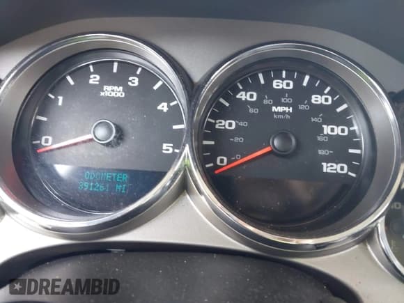 ✅ 2008 Chevrolet Silverado 2500HD 1LT • VIN: 1GCHK29618E211352 • Lot: 42259796. Wystawiony na IAAI z przebiegiem 391 261 mil. Bezpłatny archiwum sprzedaży aukcyjnych z USA i szczegółowy raport historii pojazdu na DreamBid. Zdjęcie 7.