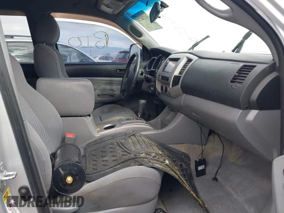 ✅ 2008 Toyota Tacoma • VIN: 5TELU42N28Z577464 • Lot: 41240748. Listed on IAAI with Not provided. Free auction sales archive from the USA and detailed vehicle history report at DreamBid. Image 5.