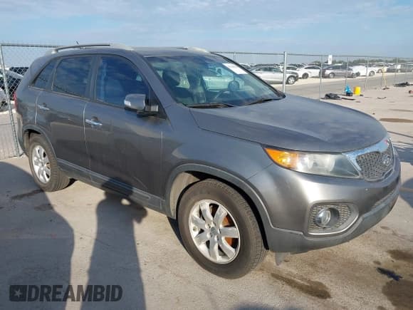 ✅ 2012 Kia Sorento LX • VIN: 5XYKT4A6XCG297920 • Lot: 43348629. Wystawiony na IAAI z przebiegiem 113 138 mil. Bezpłatny archiwum sprzedaży aukcyjnych z USA i szczegółowy raport historii pojazdu na DreamBid. Zdjęcie 1.