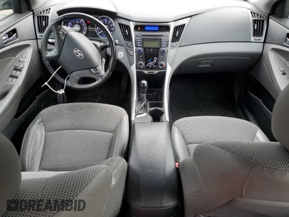 ✅ 2013 Hyundai Sonata SE • VIN: 5NPEC4AC9DH786421 • Lot: 72600454. Wystawiony na Copart z przebiegiem 193 963 mil. Bezpłatny archiwum sprzedaży aukcyjnych z USA i szczegółowy raport historii pojazdu na DreamBid. Zdjęcie 8.