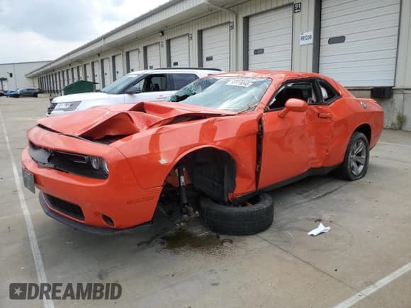 ✅ 2018 Dodge Challenger SXT Plus • VIN: 2C3CDZAGXJH242166 • Lot: 58915045. Wystawiony na Copart z przebiegiem 91 014 mil. Bezpłatny archiwum sprzedaży aukcyjnych z USA i szczegółowy raport historii pojazdu na DreamBid. Zdjęcie 1.