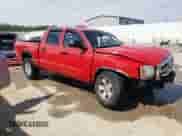 2006 Dodge Dakota SLT z VIN 1D7HW48N16S508604, wystawiony jako Copart lot #62118764 z przebiegiem 255 596 mil mil oraz Nie do naprawy • Non repairable. Historia ofert i sprzedaży dostępna na DreamBid. Obrazek 4.