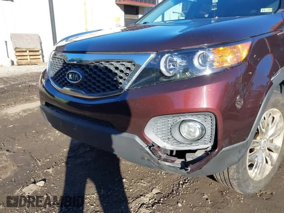 ✅ 2011 Kia Sorento EX • VIN: 5XYKU4A20BG179268 • Лот: 43589865. Опубликован ранее на IAAI с пробегом 117 059 миль. Бесплатный доступ к архиву аукционных продаж из США и подробный отчёт об истории автомобиля на DreamBid. Изображение 6.