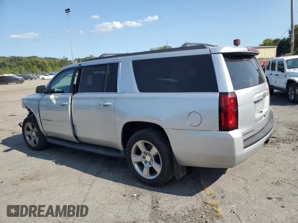✅ 2018 Chevrolet Suburban LT • VIN: 1GNSKHKC0JR380860 • Lot: 71195434. Wystawiony na Copart z przebiegiem 69 452 mil. Bezpłatny archiwum sprzedaży aukcyjnych z USA i szczegółowy raport historii pojazdu na DreamBid. Zdjęcie 2.