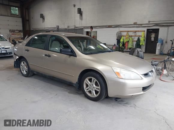 ✅ 2003 Honda Accord VP • VIN: 1HGCM55143A047368 • Lot: 42607597. Wystawiony na IAAI z przebiegiem 266 502 mil. Bezpłatny archiwum sprzedaży aukcyjnych z USA i szczegółowy raport historii pojazdu na DreamBid. Zdjęcie 1.