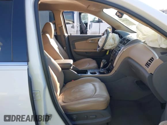 ✅ 2009 Chevrolet Traverse 2LT • VIN: 1GNER23D19S135339 • Lot: 43447046. Wystawiony na IAAI z przebiegiem Nie podano. Bezpłatny archiwum sprzedaży aukcyjnych z USA i szczegółowy raport historii pojazdu na DreamBid. Zdjęcie 5.