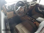 ✅ 2011 Jeep Wrangler Sahara • VIN: 1J4AA5D18BL606384 • Лот: 61341025. Опубликован ранее на Copart с пробегом 136 770 миль. Бесплатный доступ к архиву аукционных продаж из США и подробный отчёт об истории автомобиля на DreamBid. Изображение 8.