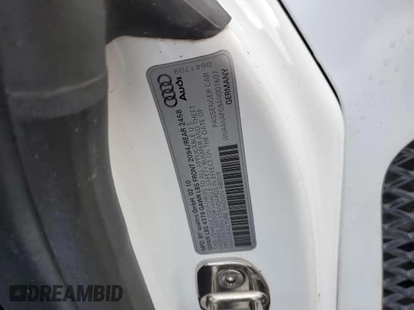 ✅ 2010 Audi R8 5.2L • VIN: WUAANAFG9AN001607 • Lot: 76276144. Wystawiony na Copart z przebiegiem 68 700 mil. Bezpłatny archiwum sprzedaży aukcyjnych z USA i szczegółowy raport historii pojazdu na DreamBid. Zdjęcie 14.