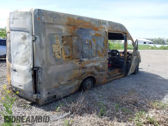 ✅ 2022 Ford Transit Cargo • VIN: 1FTBW3U86NKA51247 • Lot: 42323464. Listed on IAAI with Not provided. Free auction sales archive from the USA and detailed vehicle history report at DreamBid. Image 4.