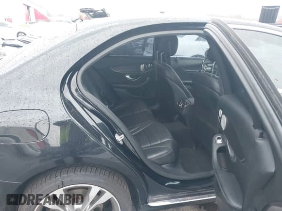 ✅ 2015 Mercedes-Benz C 300 Luxury • VIN: 55SWF4KB3FU092812 • Лот: 43623619. Опубликован ранее на IAAI с пробегом 143 919 миль. Бесплатный доступ к архиву аукционных продаж из США и подробный отчёт об истории автомобиля на DreamBid. Изображение 8.