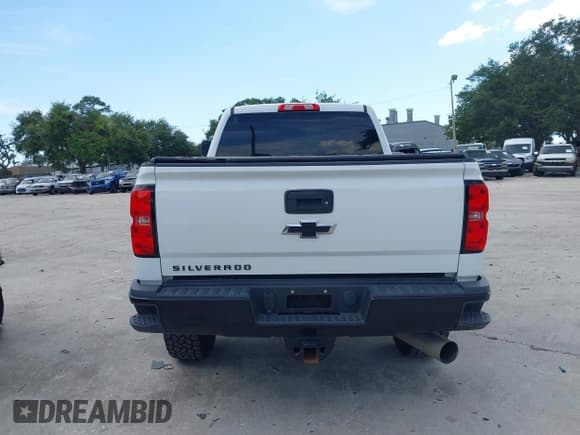 ✅ 2017 Chevrolet Silverado 2500HD Work Truck • VIN: 1GC1KUEY2HF229468 • Lot: 42615385. Wystawiony na IAAI z przebiegiem 88 472 mil. Bezpłatny archiwum sprzedaży aukcyjnych z USA i szczegółowy raport historii pojazdu na DreamBid. Zdjęcie 16.