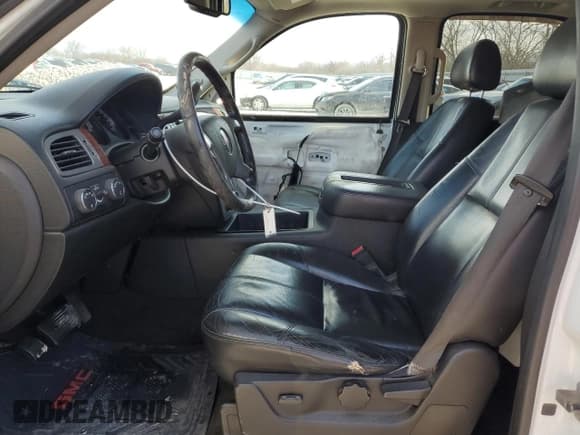 ✅ 2009 GMC Yukon • VIN: 1GKFK13579R110607 • Lot: 42399995. Listed on Copart with 152,441 mi. Free auction sales archive from the USA and detailed vehicle history report at DreamBid. Image 7.