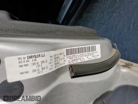 ✅ 2008 Jeep Commander Sport • VIN: 1J8HH48K38C223726 • Lot: 71426635. Wystawiony na Copart z przebiegiem 198 638 mil. Bezpłatny archiwum sprzedaży aukcyjnych z USA i szczegółowy raport historii pojazdu na DreamBid. Zdjęcie 13.