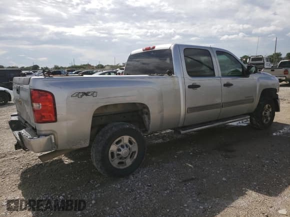 ✅ 2014 Chevrolet Silverado 2500HD LT • VIN: 1GC1KXCG8EF181594 • Лот: 64607545. Опубликован ранее на Copart с пробегом 277 608 миль. Бесплатный доступ к архиву аукционных продаж из США и подробный отчёт об истории автомобиля на DreamBid. Изображение 3.