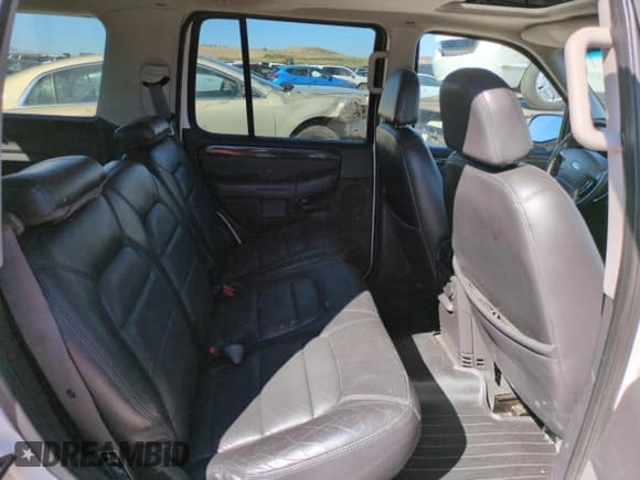 ✅ 2002 Ford Explorer Limited • VIN: 1FMDU75E92ZC24431 • Лот: 49868415. Опубликован ранее на Copart с пробегом 231 425 миль. Бесплатный доступ к архиву аукционных продаж из США и подробный отчёт об истории автомобиля на DreamBid. Изображение 10.