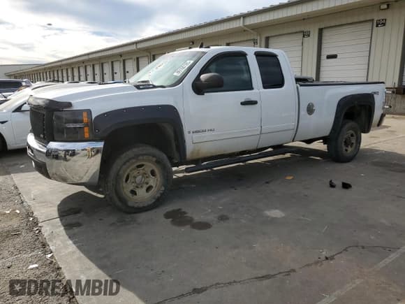 ✅ 2007 Chevrolet Silverado 2500HD Work Truck • VIN: 1GCHK29K77E554985 • Lot: 86100185. Wystawiony na Copart z przebiegiem 314 569 mil. Bezpłatny archiwum sprzedaży aukcyjnych z USA i szczegółowy raport historii pojazdu na DreamBid. Zdjęcie 1.