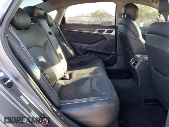 2015 Hyundai Genesis 5.0L z VIN KMHGN4JF4FU016533, wystawiony jako Copart lot #78250604 z przebiegiem 98 239 mil mil oraz Szkoda całkowita • Salvage title. Historia ofert i sprzedaży dostępna na DreamBid. Obrazek 10.