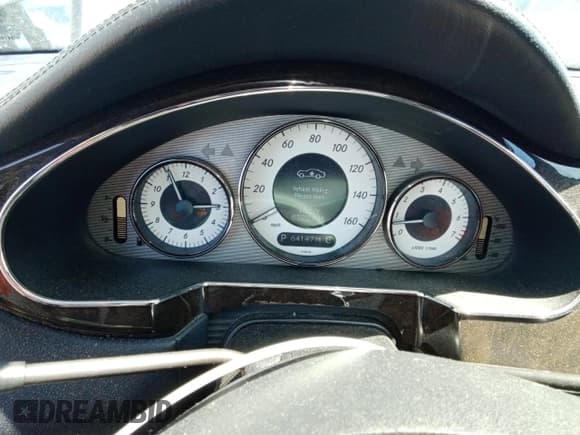 ✅ 2010 Mercedes-Benz CLS 550 • VIN: WDDDJ7CB6AA165122 • Lot: 62373705. Wystawiony na Copart z przebiegiem 64 147 mil. Bezpłatny archiwum sprzedaży aukcyjnych z USA i szczegółowy raport historii pojazdu na DreamBid. Zdjęcie 9.