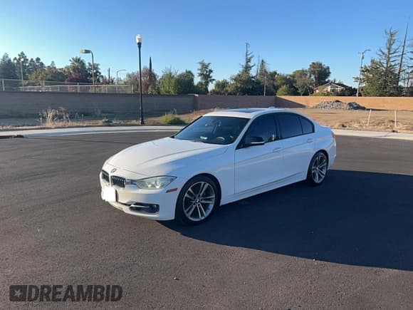 ✅ 2013 BMW 3 Series 328i • VIN: WBA3C1G51DNR47002 • Lot: 89446825. Wystawiony na Copart z przebiegiem 138 718 mil. Bezpłatny archiwum sprzedaży aukcyjnych z USA i szczegółowy raport historii pojazdu na DreamBid. Zdjęcie 2.