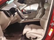 ✅ 2020 Volvo V60 • VIN: YV4102WK3L1034714 • Лот: 86529925. Опубликован ранее на Copart с пробегом 70 712 миль. Бесплатный доступ к архиву аукционных продаж из США и подробный отчёт об истории автомобиля на DreamBid. Изображение 7.