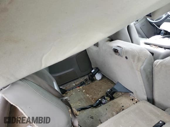 ✅ 2005 Chevrolet Suburban Z71 • VIN: 3GNFK16Z35G285352 • Лот: 87891235. Опубликован ранее на Copart с пробегом 226 513 миль. Бесплатный доступ к архиву аукционных продаж из США и подробный отчёт об истории автомобиля на DreamBid. Изображение 11.