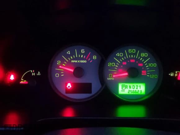 ✅ 2005 Ford Escape XLT • VIN: 1FMYU93175DA21942 • Лот: 93699445. Опубликован ранее на Copart с пробегом 256 623 миль. Бесплатный доступ к архиву аукционных продаж из США и подробный отчёт об истории автомобиля на DreamBid. Изображение 9.