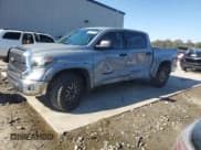 ✅ 2018 Toyota Tundra SR5 • VIN: 5TFEM5F12JX129504 • Лот: 92424235. Опубликован ранее на Copart с пробегом 61 189 миль. Бесплатный доступ к архиву аукционных продаж из США и подробный отчёт об истории автомобиля на DreamBid. Изображение 1.