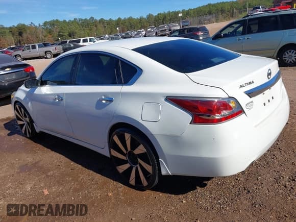 ✅ 2015 Nissan Altima S • VIN: 1N4AL3AP4FC494322 • Lot: 43657058. Wystawiony na IAAI z przebiegiem 220 976 mil. Bezpłatny archiwum sprzedaży aukcyjnych z USA i szczegółowy raport historii pojazdu na DreamBid. Zdjęcie 3.