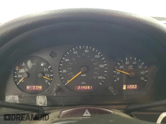 ✅ 2003 Mercedes-Benz M 500 • VIN: 4JGAB75E23A401183 • Lot: 65615515. Listed on Copart with 214,281 mi. Free auction sales archive from the USA and detailed vehicle history report at DreamBid. Image 9.