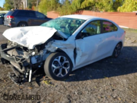 ✅ 2021 Kia Forte LXS • VIN: 3KPF24AD2ME276996 • Lot: 43532075. Wystawiony na IAAI z przebiegiem 46 468 mil. Bezpłatny archiwum sprzedaży aukcyjnych z USA i szczegółowy raport historii pojazdu na DreamBid. Zdjęcie 2.