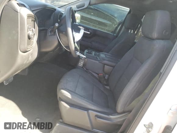 ✅ 2020 Chevrolet Silverado 1500 Custom • VIN: 1GCRWBEF1LZ102082 • Lot: 73054144. Wystawiony na Copart z przebiegiem 63 443 mil. Bezpłatny archiwum sprzedaży aukcyjnych z USA i szczegółowy raport historii pojazdu na DreamBid. Zdjęcie 7.