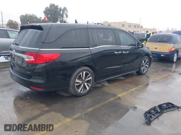 ✅ 2018 Honda Odyssey Elite • VIN: 5FNRL6H97JB092747 • Лот: 43745331. Опубликован ранее на IAAI с пробегом 89 865 миль. Бесплатный доступ к архиву аукционных продаж из США и подробный отчёт об истории автомобиля на DreamBid. Изображение 4.