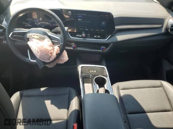 2025 Chevrolet Equinox FWD LT with VIN 3GNAXHEG8SL153064, listed as a Copart auction lot 62113225 with 11,857 mi miles and Clean title. Bid and sale history available at DreamBid. Image 8.