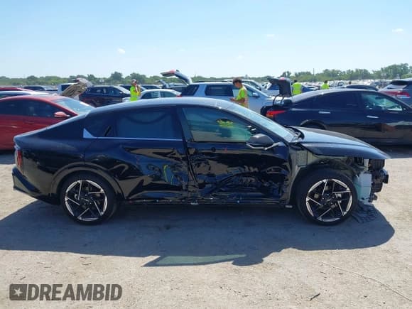 ✅ 2025 Kia K4 GT-Line • VIN: 3KPFW4DE0SE051465 • Lot: 42821498. Listed on IAAI with 1,263 mi. Free auction sales archive from the USA and detailed vehicle history report at DreamBid. Image 13.