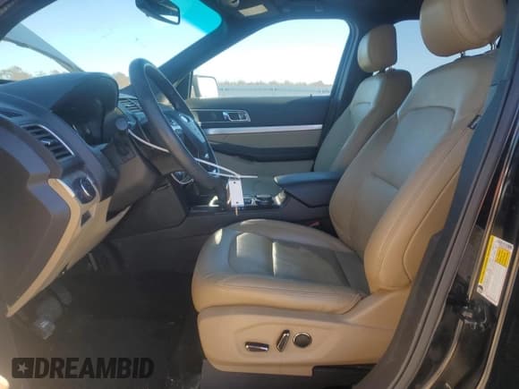 ✅ 2017 Ford Explorer XLT • VIN: 1FM5K8DH1HGA73911 • Lot: 92266835. Wystawiony na Copart z przebiegiem 119 671 mil. Bezpłatny archiwum sprzedaży aukcyjnych z USA i szczegółowy raport historii pojazdu na DreamBid. Zdjęcie 7.