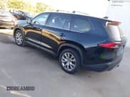 ✅ 2024 Toyota Highlander XLE • VIN: 5TDAAAA53RS017497 • Lot: 43622769. Listed on IAAI with 13,047 mi. Free auction sales archive from the USA and detailed vehicle history report at DreamBid. Image 3.