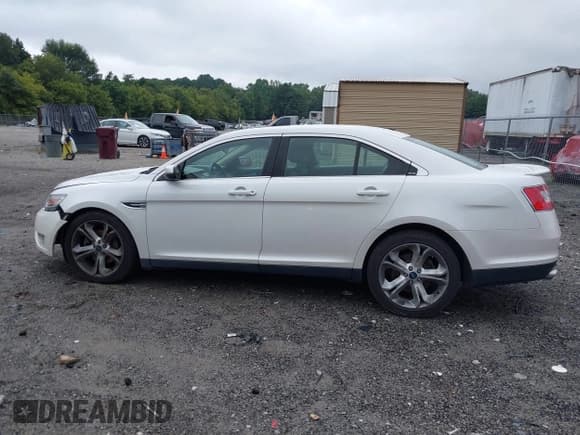 ✅ 2012 Ford Taurus SHO • VIN: 1FAHP2KT1CG137368 • Лот: 43058078. Опубликован ранее на IAAI с пробегом 201 500 миль. Бесплатный доступ к архиву аукционных продаж из США и подробный отчёт об истории автомобиля на DreamBid. Изображение 14.