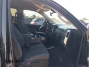 ✅ 2019 Chevrolet Silverado 1500 LT • VIN: 2GCRCPEC2K1114499 • Lot: 43338926. Wystawiony na IAAI z przebiegiem 126 728 mil. Bezpłatny archiwum sprzedaży aukcyjnych z USA i szczegółowy raport historii pojazdu na DreamBid. Zdjęcie 5.