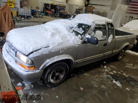 ✅ 2001 Chevrolet S-10 LS • VIN: 1GCCS19W718182481 • Лот: 87723415. Опубликован ранее на Copart с пробегом 265 079 миль. Бесплатный доступ к архиву аукционных продаж из США и подробный отчёт об истории автомобиля на DreamBid. Изображение 1.