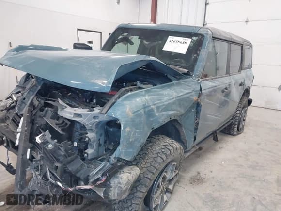 ✅ 2022 Ford Bronco • VIN: 1FMEE5DP8NLB54954 • Lot: 42038688. Listed on IAAI with 45,182 mi. Free auction sales archive from the USA and detailed vehicle history report at DreamBid. Image 6.