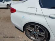 ✅ 2020 BMW 5 Series M550i xDrive • VIN: WBAJS7C00LBN96199 • Lot: 43009979. Wystawiony na IAAI z przebiegiem 79 206 mil. Bezpłatny archiwum sprzedaży aukcyjnych z USA i szczegółowy raport historii pojazdu na DreamBid. Zdjęcie 6.