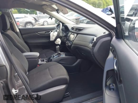 ✅ 2020 Nissan Rogue SL • VIN: 5N1AT2MV5LC748688 • Lot: 42341007. Wystawiony na IAAI z przebiegiem 28 400 mil. Bezpłatny archiwum sprzedaży aukcyjnych z USA i szczegółowy raport historii pojazdu na DreamBid. Zdjęcie 5.