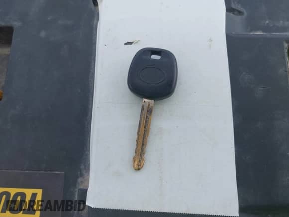 2002 Toyota Highlander z VIN JTEGD21A620038093, wystawiony jako IAAI lot #42303785 z przebiegiem 205 743 mil mil oraz . Historia ofert i sprzedaży dostępna na DreamBid. Obrazek 11.